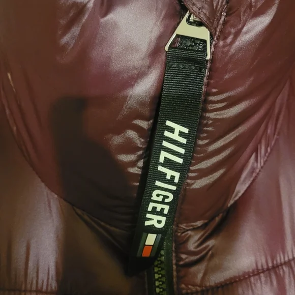Tommy Hilfiger size Large Burgundy - Picture 4 of 6
